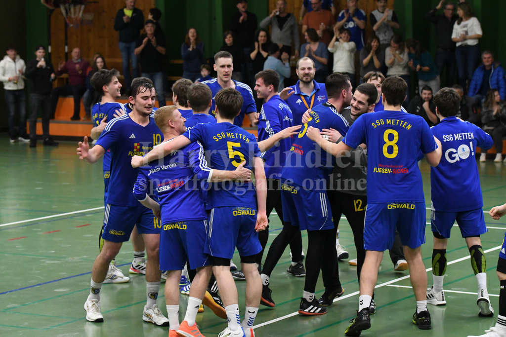 SSG Metten : SpVgg Altenerding | Die SSG Metten jubelt - Realisiert mit Pictrs.com