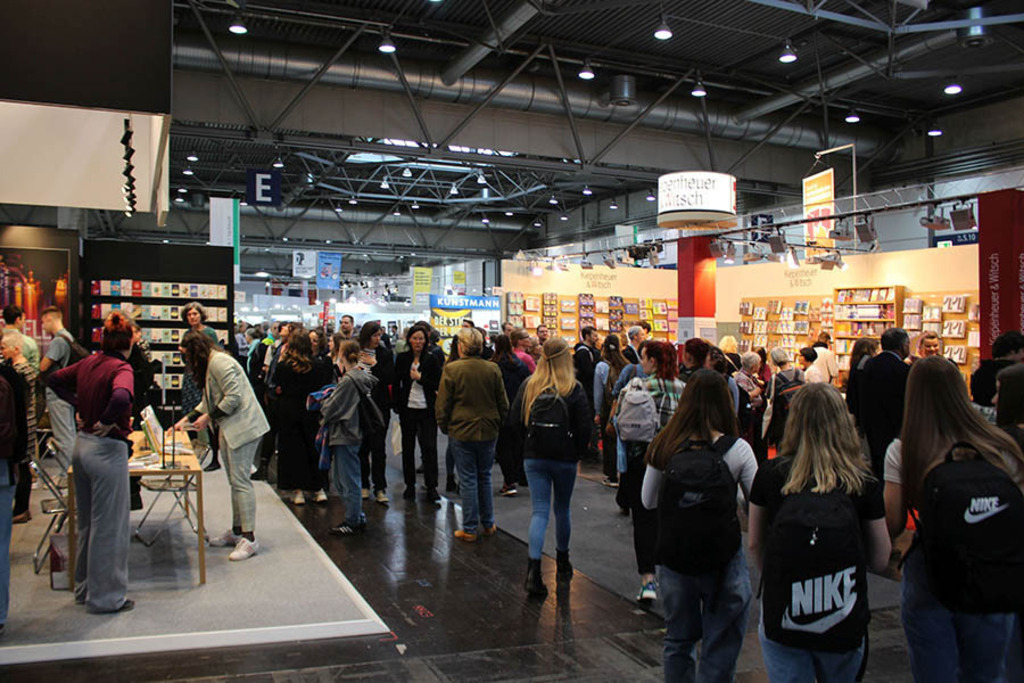 Leipziger Buchmesse | Das Team hinter BILDLEXIKON LEIPZIG bündelt historische wie aktuelle Informationen über die Stadt Leipzig in Text und Bild auf einer Plattform und stellt diese der interessierten Öffentlichkeit zur Verfügung.