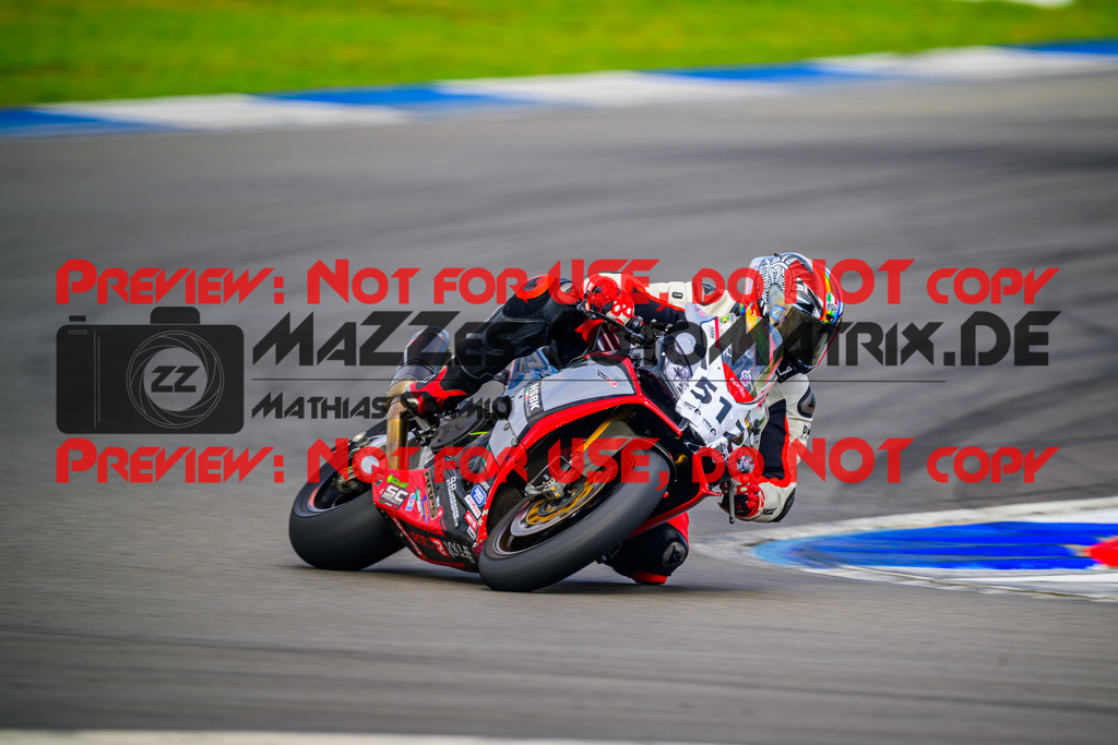 MaZZes_Fotomatrix_20250609_6007705_2871-3 | WEISS