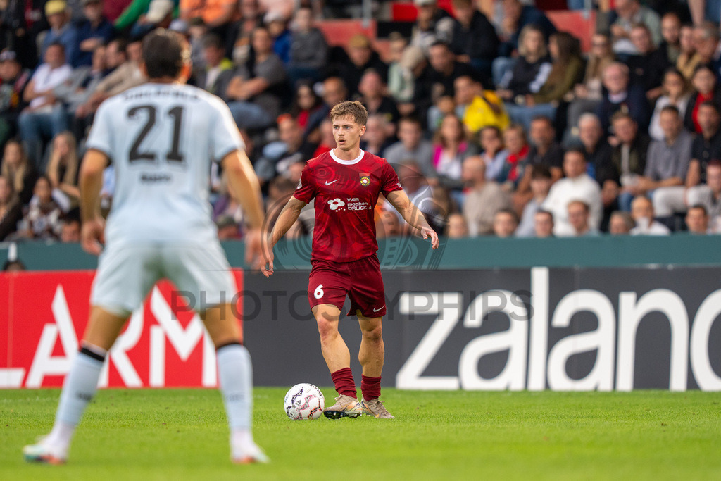 SG Sonnenhof Großaspach vs. Arminia Bielefeld, Fussball, DFB-Pokal, 1. Runde, 22.08.2026 | Christian Mistl (SG Sonnenhof Großaspach, #06),SG Sonnenhof Großaspach vs. Arminia Bielefeld, Fussball, DFB-Pokal, 1. Runde, 22.08.2026,DFB regulations prohibit any use of photographs as image sequences and/or quasi-video