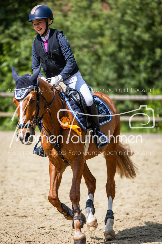 Donop24-SprRW-061 | MomenTaufnahmen Pferdesportfotos