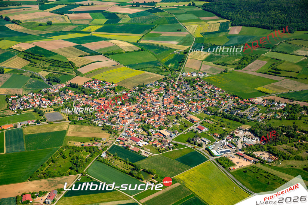 Schrägluftbild  Westheim  Knetzgau - Das Luftbild wurde 2025 vom UL-Flugzeug heraus erstellt ( keine Drohne ) - Hochauflösende Luftaufnahme -Nicht vergleichbar mit Google Maps oder Satelittenbilder- Die Geschenkidee !Mit Lizenz und Bildrechte bestellbar