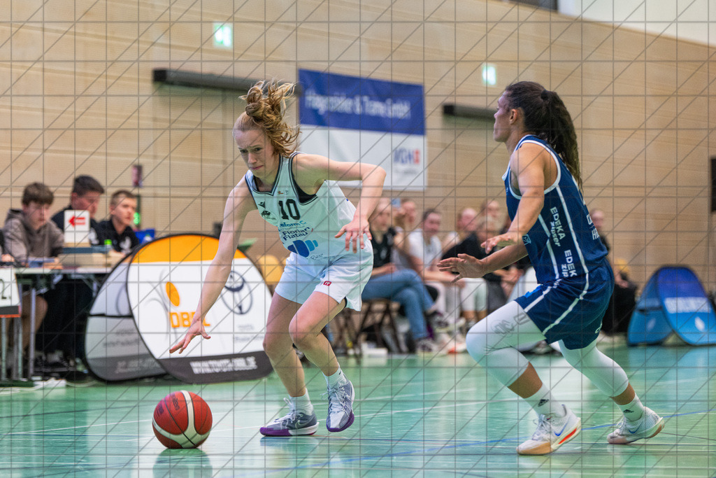 2. DBBL PlayOff 24/25 - BBC Osnabrück vs. BasCats USC Heidelberg - 1/4-Finale, 2. Spiel  | Osnabrück, Deutschland, 27.04.25: 2. DBBL PlayOff 24/25 - BBC Osnabrück vs. BasCats USC Heidelberg - 1/4-Finale, 2. Spiel Im Bild: BEHR Charlotte (BBC Osnabrück #10)CREDIT:www.bullenfotos.de, Martin Koenig, Hoerner Weg 40, D-49078 Osnabrueck, +4917663732967Nutzung und Weitergabe nur zu den vereinbarten Zwecken. Presseanfragen an Ersteller. Alle Rechte beim Ersteller. Honorierung nach MFM. - Realisiert mit Pictrs.com