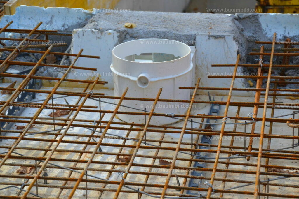 bib-lg04-betonarbeiten-0373 | Nach LV-Leistungsgruppen sortierte Detailfotos über den Bau eines Hauses. Alle Hausbau-Bilder direkt vom Urheber und Autor der Website Haus-Selber-Bauen.com