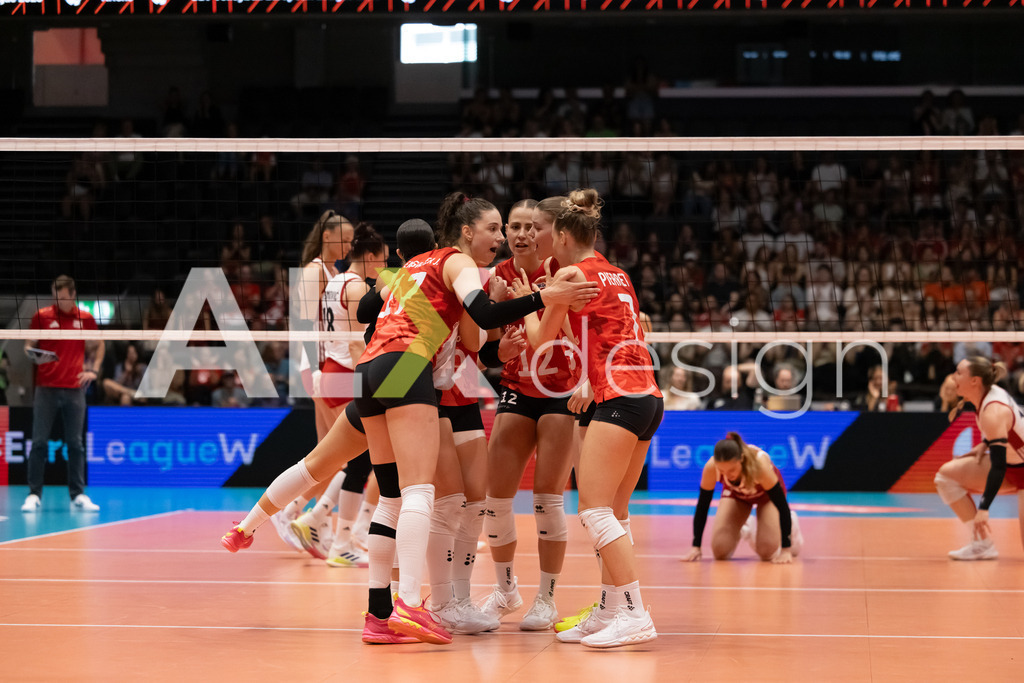 Austria v Switzerland - CEV European League Women | KRIENS, SWITZERLAND - JUNE 14: Team of Switzerland during the CEV European League match between Austria and Switzerland at Pilatus Arena on June 14, 2026 in Kriens, Switzerland. - Realisiert mit Pictrs.com