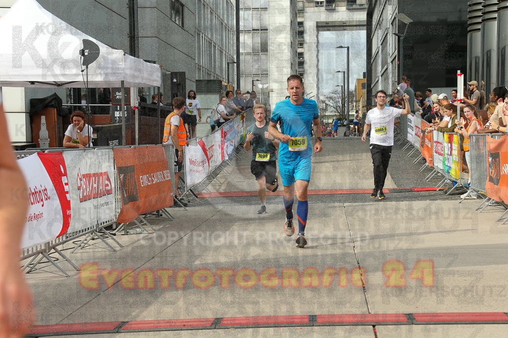 250920_1523_EX1_9252 | Sportfotografie im Rhein-Sieg Kreis, Köln, Bonn, NRW, Rheinland Pfalz, Hessen, etc. Unser Tätigkeitsfeld umfasst den Laufsport vom Volkslauf über den Marathon, Duathlon, Triathon bis zum Ultralauf wie Kölnpfad Ultra oder Schindertrail.