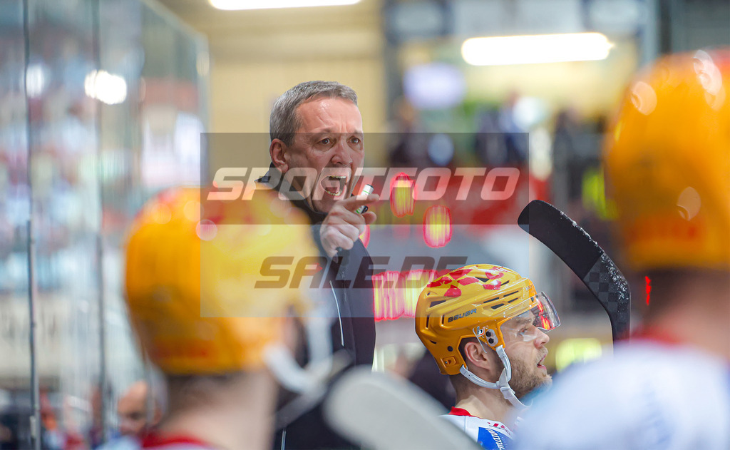 Iserlohn Roosters - Fischtown Pinguins Bremerhaven | Thomas Popiesch (Chef Trainer)
DEL: Iserlohn Roosters - Fischtown Pinguins Bremerhaven - Realisiert mit Pictrs.com