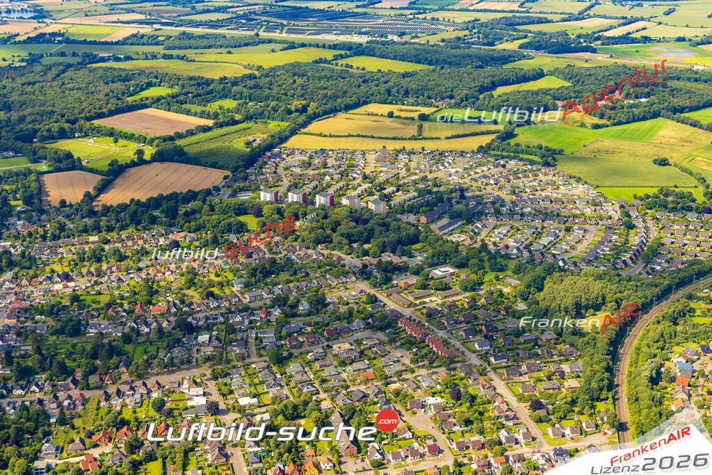 Gartenstadt Neumünster Bild- Das Luftbild wurde 2025 vom UL-Flugzeug heraus erstellt ( keine Drohne bzw. Drohnenaufnahme ) - Hochauflösende Luftaufnahme -Nicht vergleichbar mit Google Maps oder Satelittenbilder- Die Geschenkidee !Mit Lizenz und Bildrechte bestellbar - CC