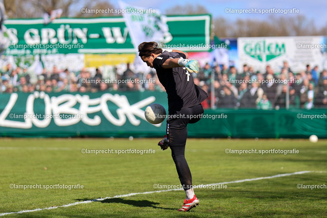 Fußball I Herren I Saison 2025-2026 I SHFV-Lotto-Pokal I Halbfinale I SV Todesfelde - VfB Lübeck 058 | Phillip Diestel (7, VfB Lübeck) - Realisiert mit Pictrs.com