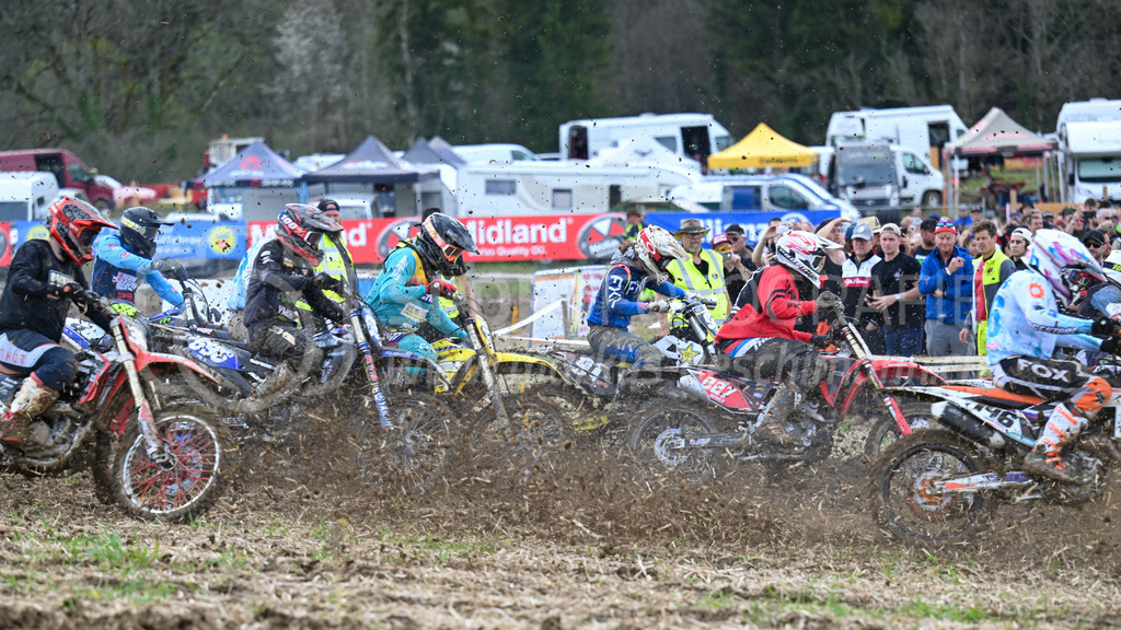 Motocross Schlatt bei Winterthur - 29. April 2023 | Start der Kategorie MX2 am Motocross Schlatt bei Winterthur, 29. April 2023.
Instagram: @mx_schlatt | @mc_wila | @sam_schweiz
Bild: Sportfotografie Markus Aeschimann | www.markus-aeschimann.ch - Realisiert mit Pictrs.com