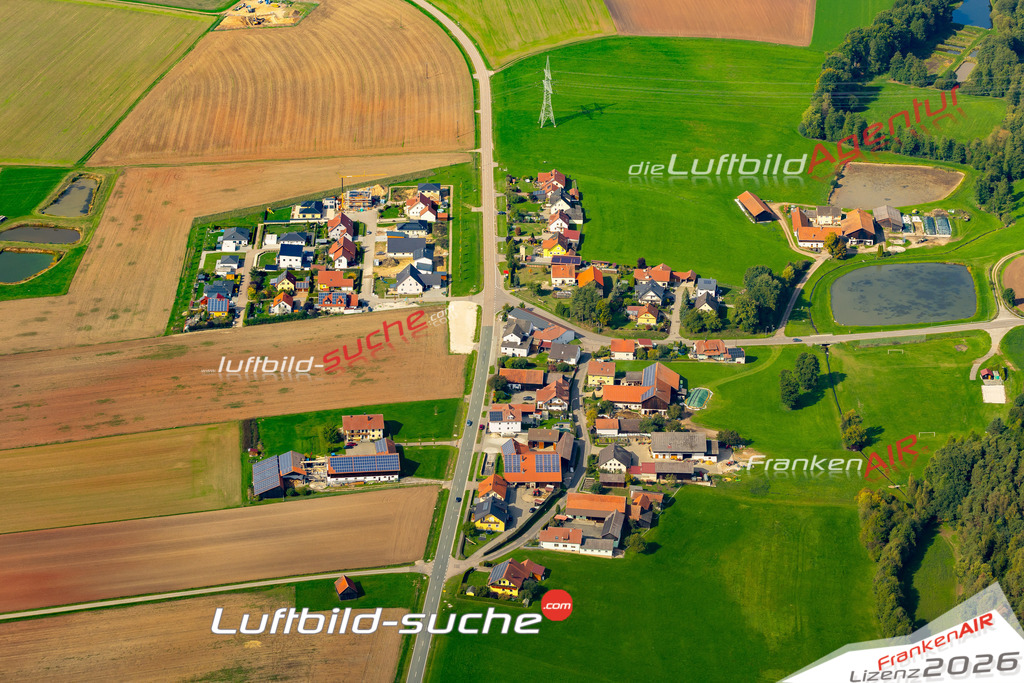 Die Luftaufnahme Inzendorf - Schmidgaden wurde 2022 vom Flugzeug aus (keine Drohne) erstellt. Hohe Auflösung -für große Poster und Wandbilder geeignet - Garantiert!