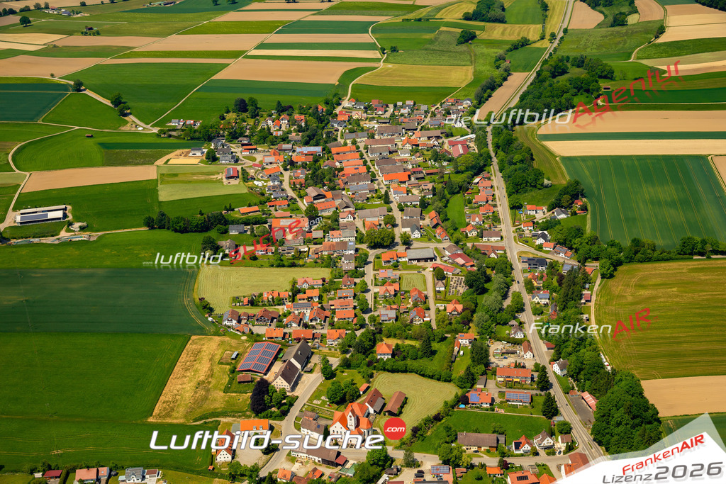 Das Luftbild zeigt Klosterbeuren Babenhausen - Die Luftaufnahme wurde 2023 vom UL-Flugzeug aus erstellt ( keine Drohne ) - Hochauflösende Luftaufnahme - Für grossformatige Ausdrucke geeignet. Die Geschenkidee !Mit Lizenz und Bildrechte bestellbar