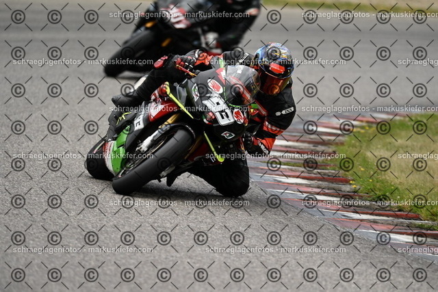 25bt02-0424 | markuskiefer.com - Realisiert mit Pictrs.com