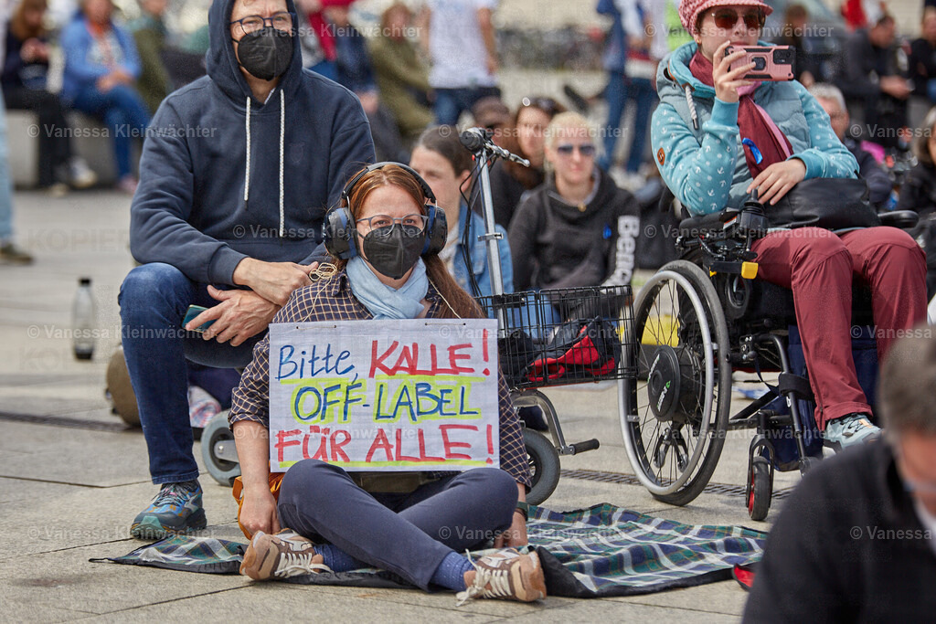 240511 LiegendDemoCFS_Hbf_10 | Vanessa Kleinwächter - Realisiert mit Pictrs.com