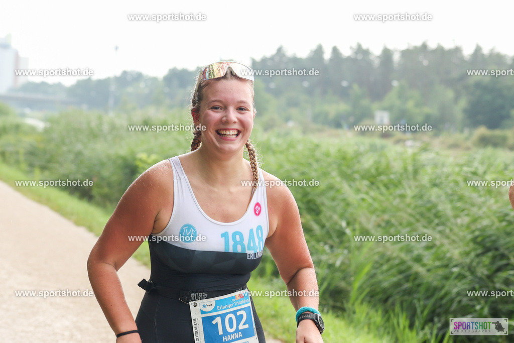 LUR_1504 | 34. M-net Erlanger Triathlon 2025 #erlangertriathlon  #mnettriathlon2025 #mnettriathlon #team #olympischedistanz #mitteldistanz #triathlon #maindonaukanal  #erlangertriathlon2025 #yourpictrs #tv1848 #tv1848erlangen  #triathlonbayern #sportinerlangen #demsportverbunden #sportshot_your_pictrs Copyright: www.sportshot.de