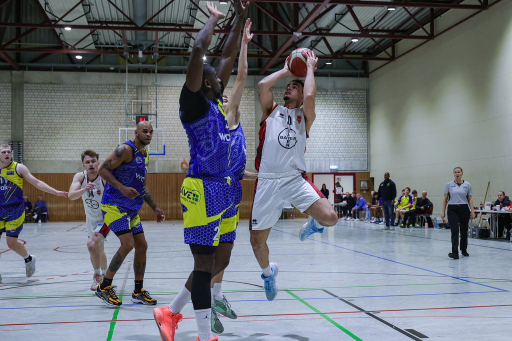 Regio BAYER GIANTS vs SV Haspe 70-16 | Fotos von Basketballspielen aus dem Raum NRW fotografiert von Gero Mueller-Laschet und Daniel Schaefer - Realized with Pictrs.com
