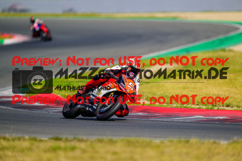 MaZZes_FotoMatrix_240725_6007705_9243 | ROT