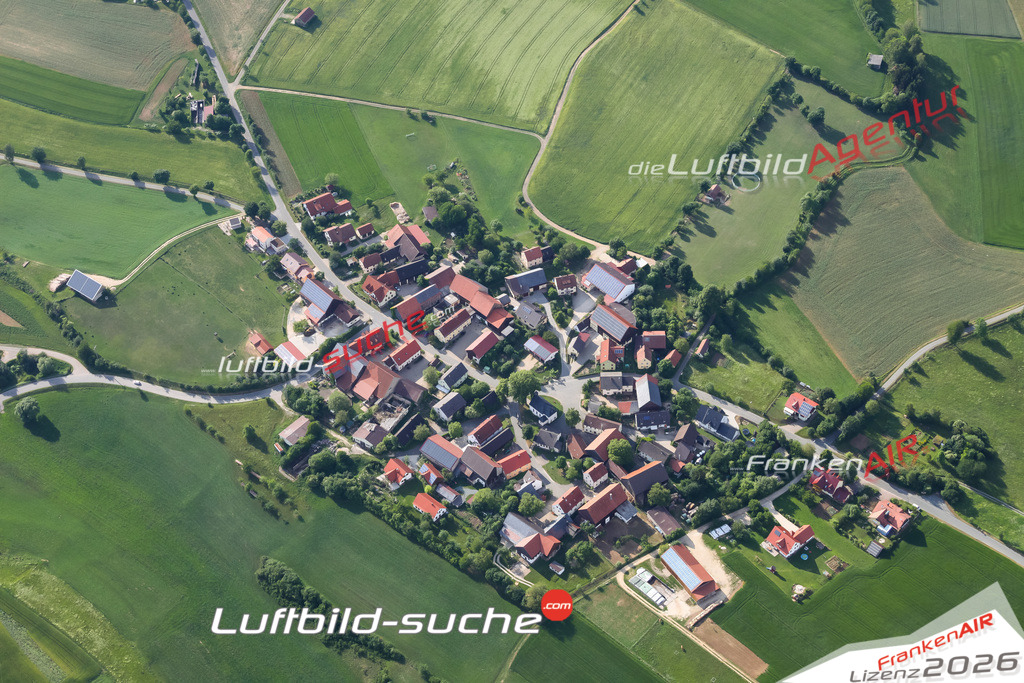 Die Luftaufnahme Großziegenfeld - Weismain wurde vom UL-Flugzeug (keine Drohne) aus fotografiert.Hohe Druck- Auflösung-die Geschenkidee!