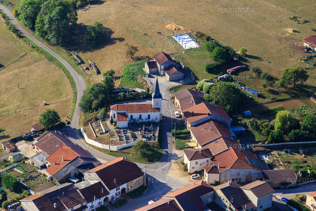 Vue aérienne: Conversion de l'Église Saint-Paul à Saint-Paul dans le département Vosges, France – .Photo: IMG_118522.jpg prise le 16/09/2019 par Werner Riehm/FLY-FOTO.eu – Résolution de l'original: 5472 x 3648 px