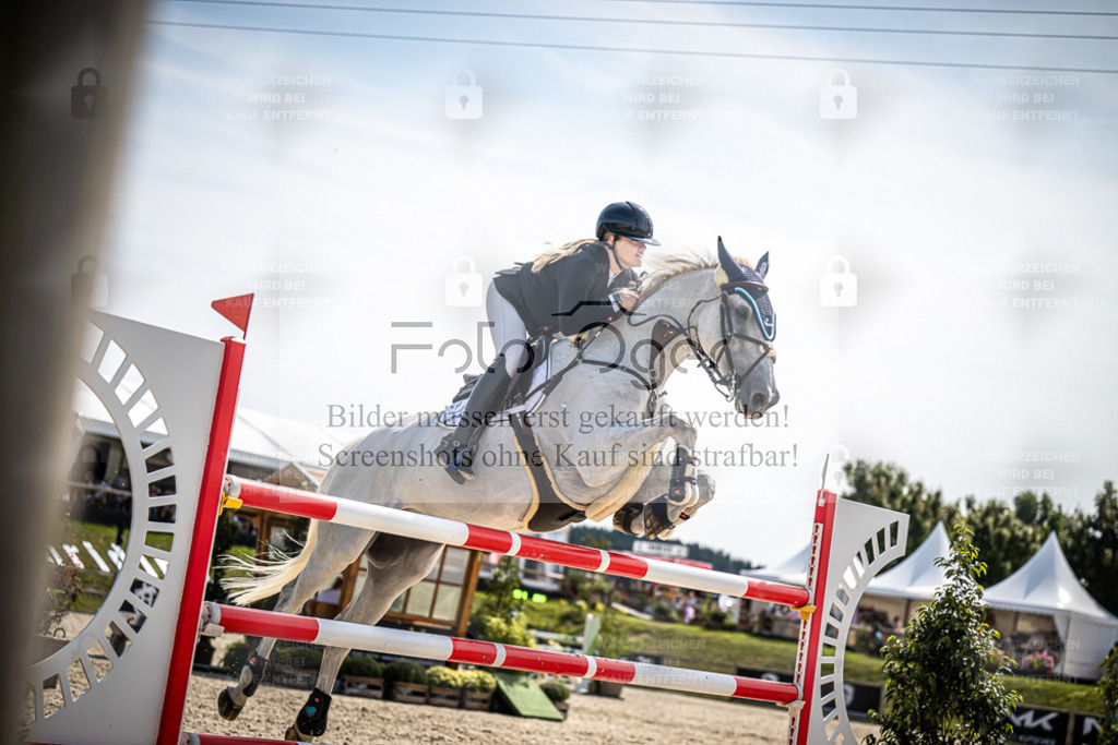 DOS_7626 | Entdecke hochwertige Reitturnierfotos von Foto Oger. Professionell, emotional und authentisch – jetzt Lieblingsmomente im Shop bestellen. - Realisiert mit Pictrs.com