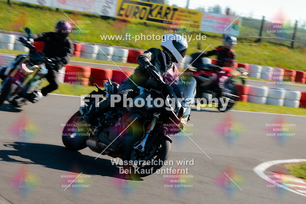 Moto-TeamOBK-21233 | Hier findet Ihr Bilder von Touristenfahrten auf der Nürburgring Nordschleife oder von anderen Veranstaltungen die ich besucht habe. Viel Spass beim Durch Schauen 