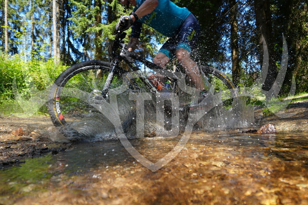 FC605383 | Fotogalerie der Treibjagd im Dunkelwald - Dein MTB Etappenrennen im Erzgebirge - Realisiert mit Pictrs.com
