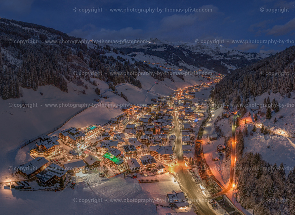  Lanersbach Blaue Stunde Abends copyright  Thomas Pfister-2 | PHOTOGRAPHY BY THOMAS PFISTER