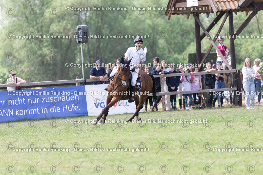 CL5A3215 | Emilia Reinking Fotografie - Realisiert mit Pictrs.com