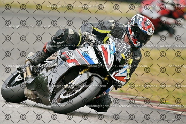 25bt05-1022 | markuskiefer.com - Realisiert mit Pictrs.com