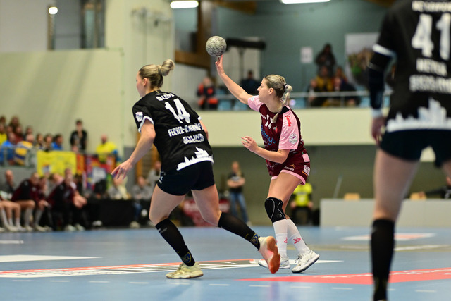 Handball I Frauen I Saison 2025-2026 I 2. HBF I 11. Spieltag I HL Buchholz 08-Rosengarten - HC Leipzig I 76091 | Der Sportfotograf. - Realisiert mit Pictrs.com