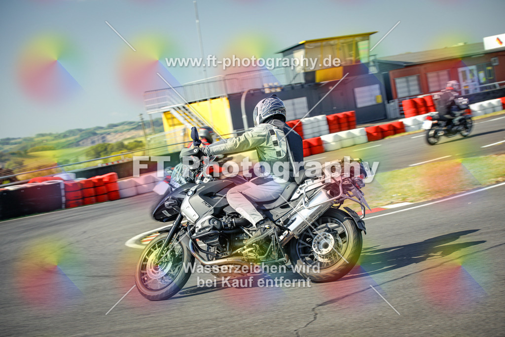 OBK_Mai_Justin_Uwe-10425 | Hier findet Ihr Bilder von Touristenfahrten auf der Nürburgring Nordschleife oder von anderen Veranstaltungen die ich besucht habe. Viel Spass beim Durch Schauen 