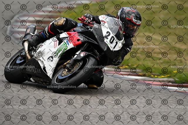 25bt02-0435 | markuskiefer.com - Realisiert mit Pictrs.com