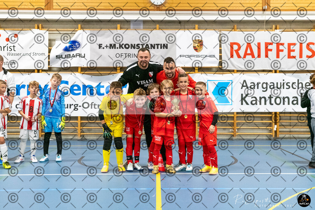 20241124_FCR-Hallenturnier-F1_4_008 | Sport und Naturfotografie von Roberto Esposito zeigt echte Momente Bewegung und die Schönheit der Natur. Ausdrucksstarke Bilder schaffen Emotionen.