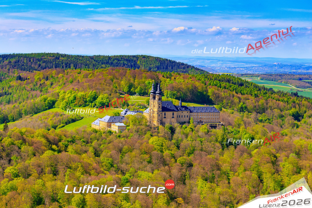 Die Luftaufnahme Kloster-banz - Bad Staffelstein wurde 2017 mittels Flugzeug (keine Drohne) erstellt. Perfekte Schärfe und Druck- Auflösung- Garantiert!