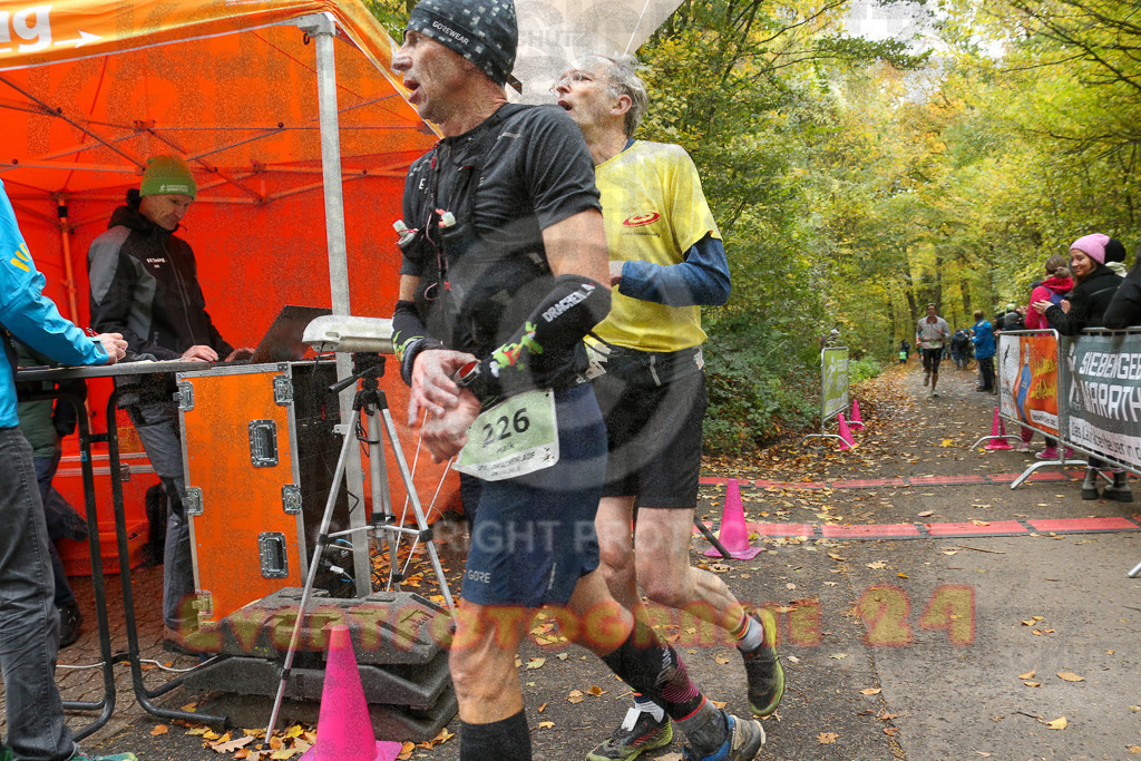 251026_1229_EX1_0511 | Sportfotografie im Rhein-Sieg Kreis, Köln, Bonn, NRW, Rheinland Pfalz, Hessen, etc. Unser Tätigkeitsfeld umfasst den Laufsport vom Volkslauf über den Marathon, Duathlon, Triathon bis zum Ultralauf wie Kölnpfad Ultra oder Schindertrail.