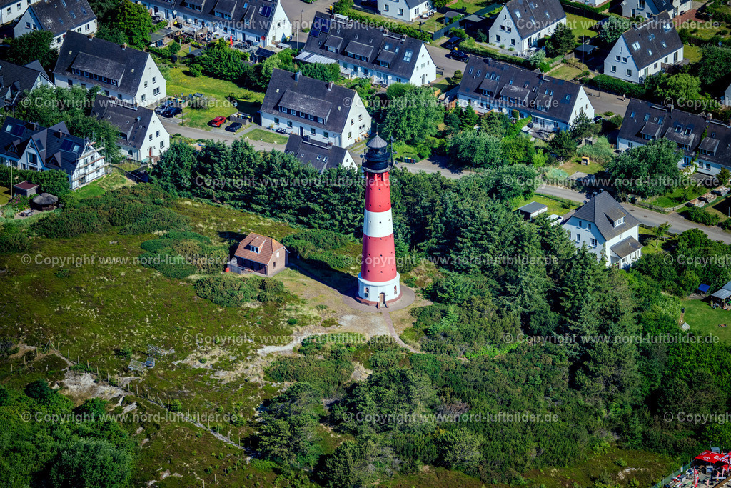 Sylt_Hörnum_Leuchtturm_ELS_9184210625 | HöRNUM (SYLT) 13.08.2025 Leuchtturm als historisches Seefahrtzeichen in Hörnum (Sylt) auf der Insel Sylt im Bundesland Schleswig-Holstein, Deutschland. Weiterführende Informationen bei: Sylt Marketing GmbH. // Lighthouse as a historic seafaring character in Hoernum (Sylt) on Island Sylt in the state Schleswig-Holstein, Germany. Further information at: Sylt Marketing GmbH. Foto: Martin Elsen