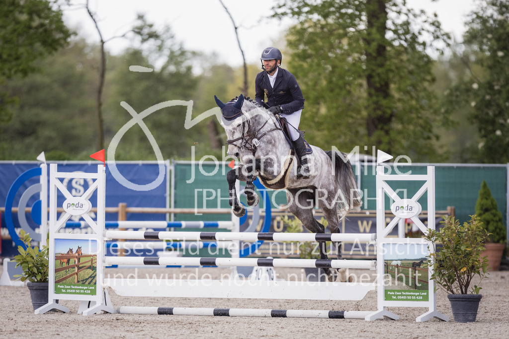 230516_Mühlen_03SprPf-A-410 | Deine schönsten Turniermomente als professionelle Fotos! Entdecke hochwertige Pferdesport-Fotografie im Online-Shop. Jetzt Fotos finden & bestellen!