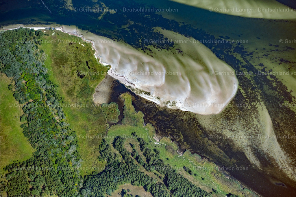 4061571 | INSEL HIDDENSEE 08.09.2021 Sandbank- Landfläche entlang der Fahrrinne zwischen der Insel Hiddensee und Bock in Insel Hiddensee im Bundesland Mecklenburg-Vorpommern, Deutschland. // Sandbank- land area along the fairway between the island of Hiddensee and Bock in Insel Hiddensee in the state Mecklenburg - Western Pomerania, Germany. Foto: Gerhard Launer