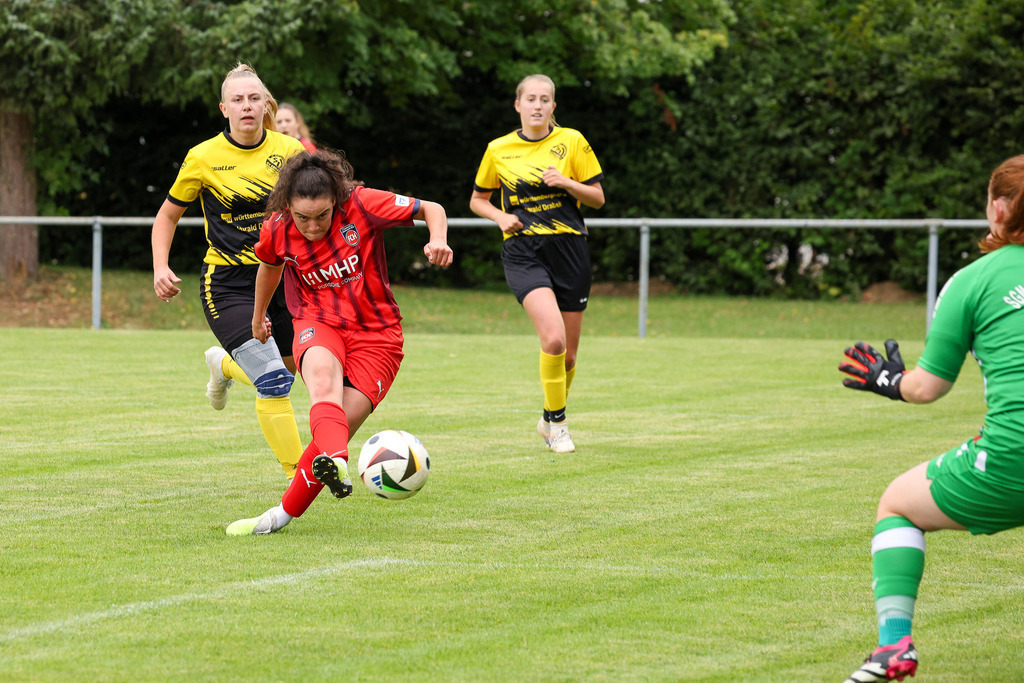 Fußball I FRAUEN I Saison 2025-2026 I Freundschaftsspiel I SGM Ebnat-Waldhausen - 1FC Heidenheim 1846 2 I_250823_2117 | Fotopresso – Sportfotografie in Heidenheim & Umgebung. Professionelle Sportfotografie für unvergessliche Momente. Dynamische Action-Shots, emotionale Szenen & hochwertige Bilder. - Realisiert mit Pictrs.com