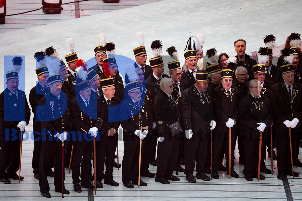 SES_TTGOPC20250716-17 | bond - Realisiert mit Pictrs.com