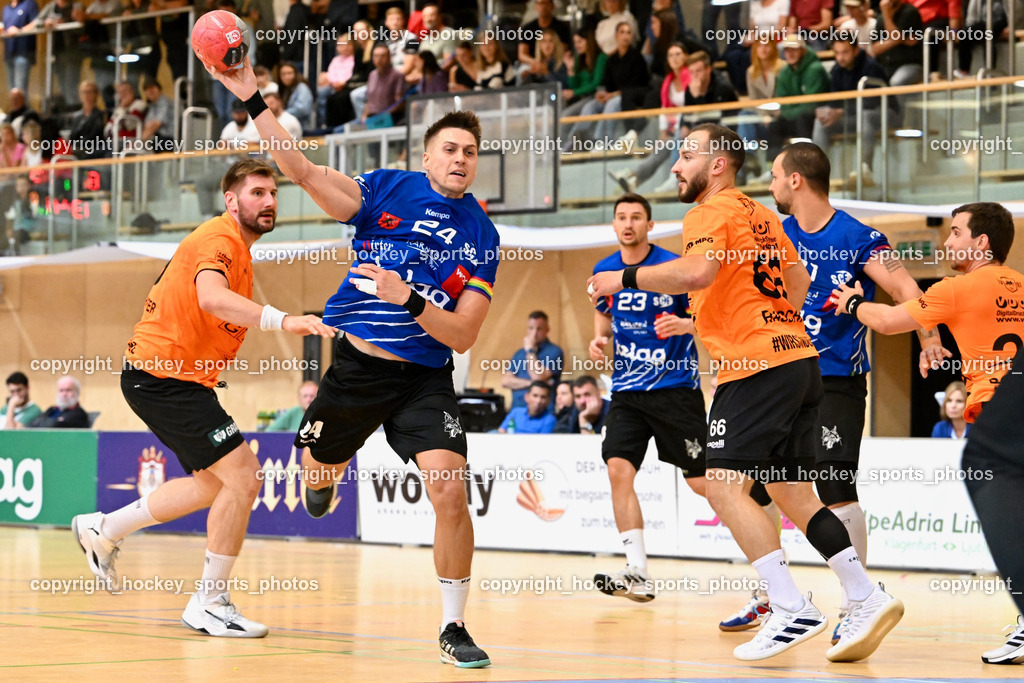 SC Ferlach vs. HSG Holding Graz 23.9.2023 | #29 Schweighofer Lukas Holding Graz, #24 JOVANOVIC Mladan SC Ferlach, #66 RASCHID Ramon Holding Graz, SC Ferlach vs. HSG Holding Graz 23.9.2023, SC Ferlach vs. HSG Holding Graz am 23.09.2023 in Bleiburg (Ballspielhalle Ferlach), Austria, (Photo by Bernd Stefan)