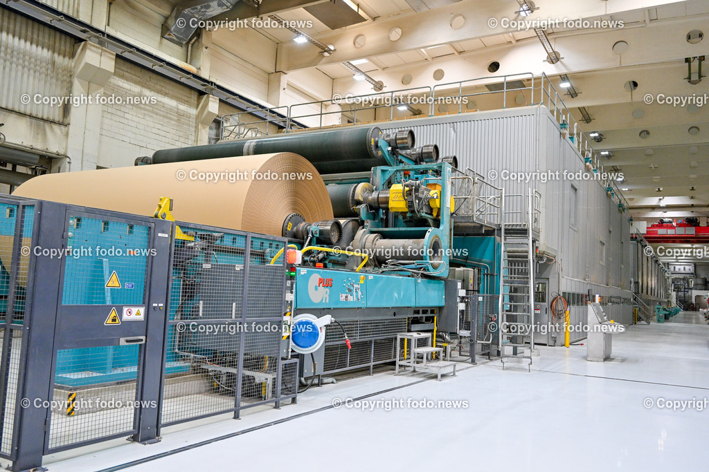 Heinzel Paper_ Laakirchen Papier AG_ 29.06.2023-59 | 29.06.2023, Laakirchen, AUT, Heinzel Paper, Laakirchen Papier AG, im Bild Papiermaschine PM10