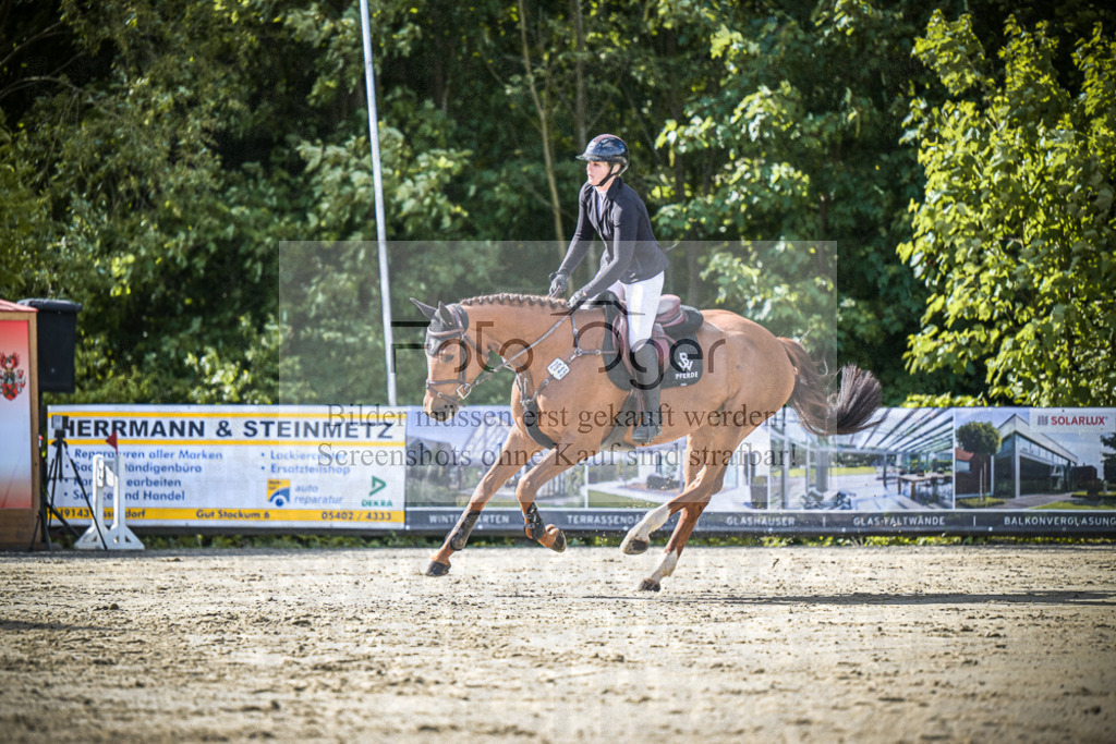 DOS_7918 | Entdecke hochwertige Reitturnierfotos von Foto Oger. Professionell, emotional und authentisch – jetzt Lieblingsmomente im Shop bestellen.Deutschlandweite Turnierfotografie. - Realisiert mit Pictrs.com