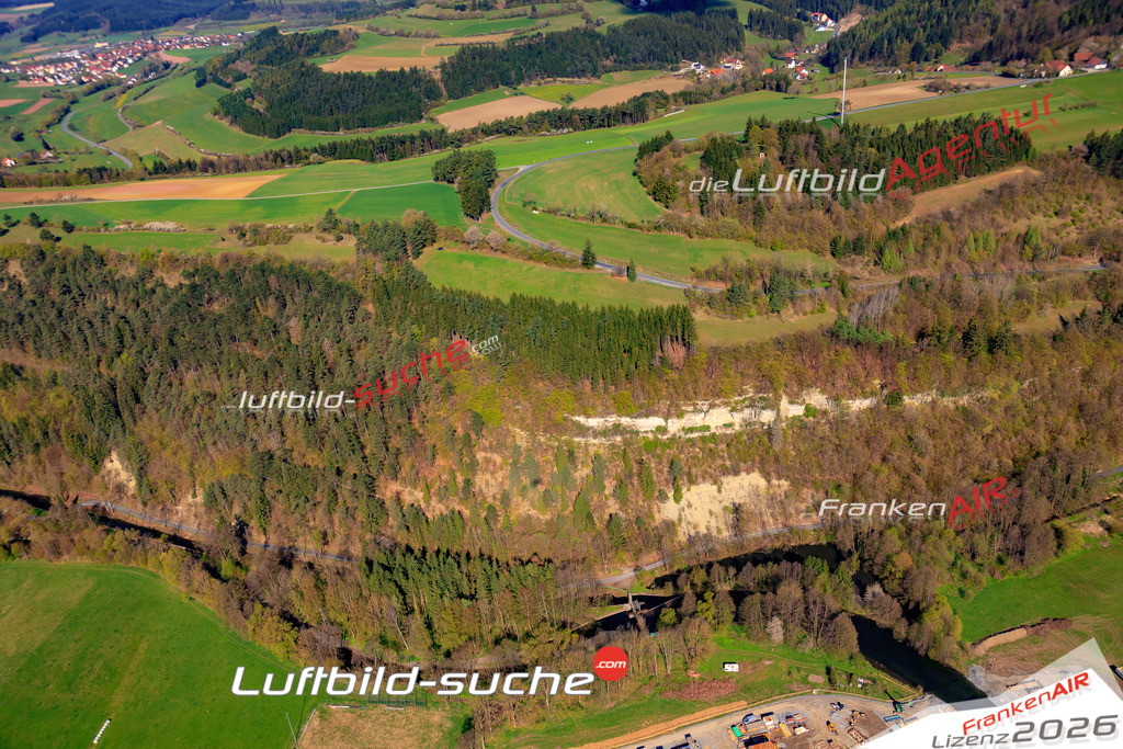 Die Luftaufnahme der Stadt Zeyern wurde 2017 vom Flugzeug heraus erstellt ( keine Drohne )- hohe Auflösung für beste Qualität