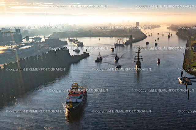 DJI_0184 | 30.09.2022 Drohnenaufnahmen Dt. Schifffahrtstag 2022 Bremen Wendebecken / Weser