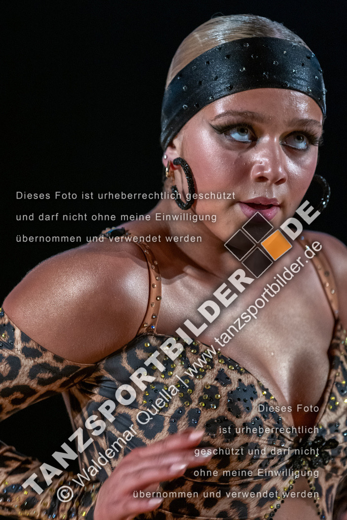 20250504-01610 | Hier finden Sie Tanz Bilder vom Latein und Standard Formationen tanzen. Sportbilder vom Tanzsport. Schöne Fotos und von Weltmeisterschaft, Europameisterschaft, Bundesliga, Regionalliga, Oberliga und Landesliga sowie von GOC Stuttgart, DanceComp, WM Bremen
