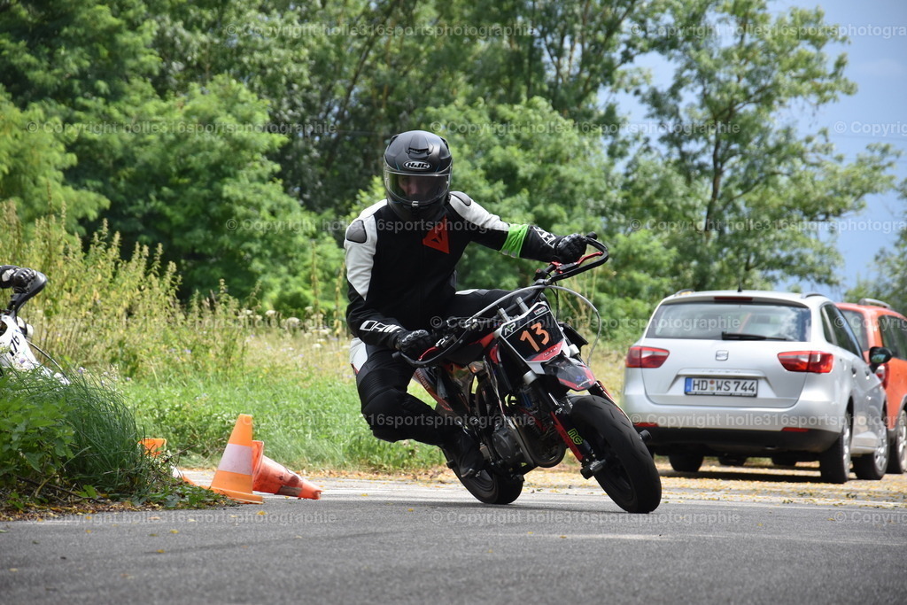 DSC_0456 | Sportfotografie , Motorsport, Motoross, Reitsport, Mointainbike, Enduro,
Landschaft , Outdoor, Eventfotografie, Landschaft, Bilder online bestellen - Realisiert mit Pictrs.com