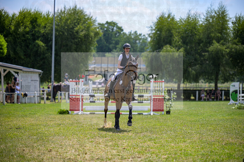 Reitturnier Voxtrup | Entdecke hochwertige Reitturnierfotos von Foto Oger. Professionell, emotional und authentisch – jetzt Lieblingsmomente im Shop bestellen.Deutschlandweite Turnierfotografie. - Realisiert mit Pictrs.com