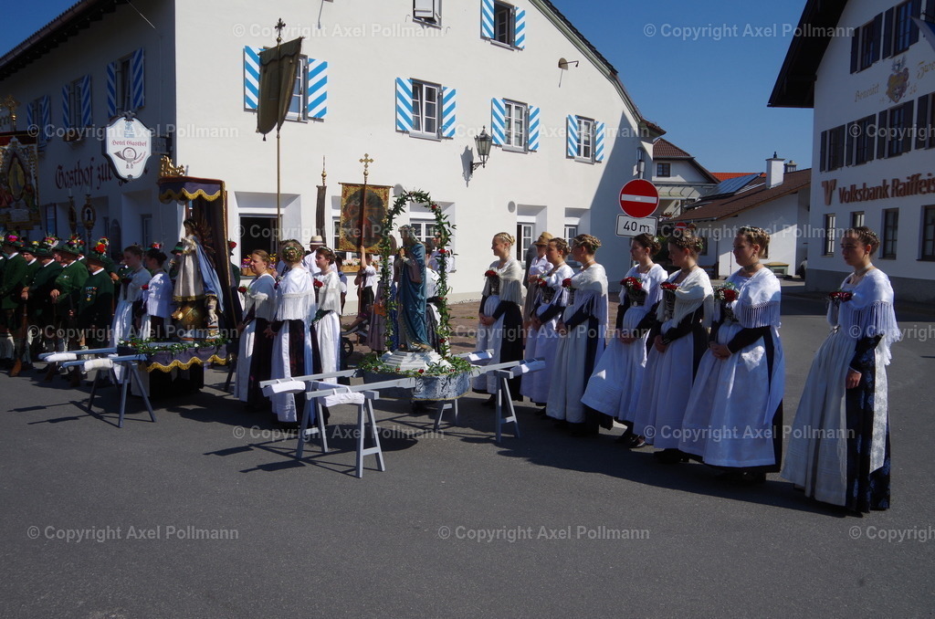 IMGP3900 | fotografiert von Axel PollmannLeonhardi Wallfahrt Benediktbeuern und Murnau, Fronleichnam, Fasching, Landschaft im Loisachtal und Benediktbeuern  - Realisiert mit Pictrs.com