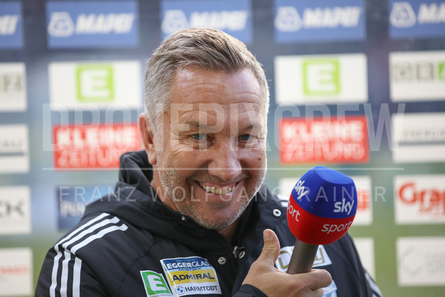 UEFA Europa League 2025/26: SK Sturm Graz vs SK Brann | Graz, Austria, 29.JAN.26 - SOCCER - UEFA Europa League, SK Sturm Graz vs SK Brann Bergen. The image shows head coach Manfred Schmid (Hartberg).